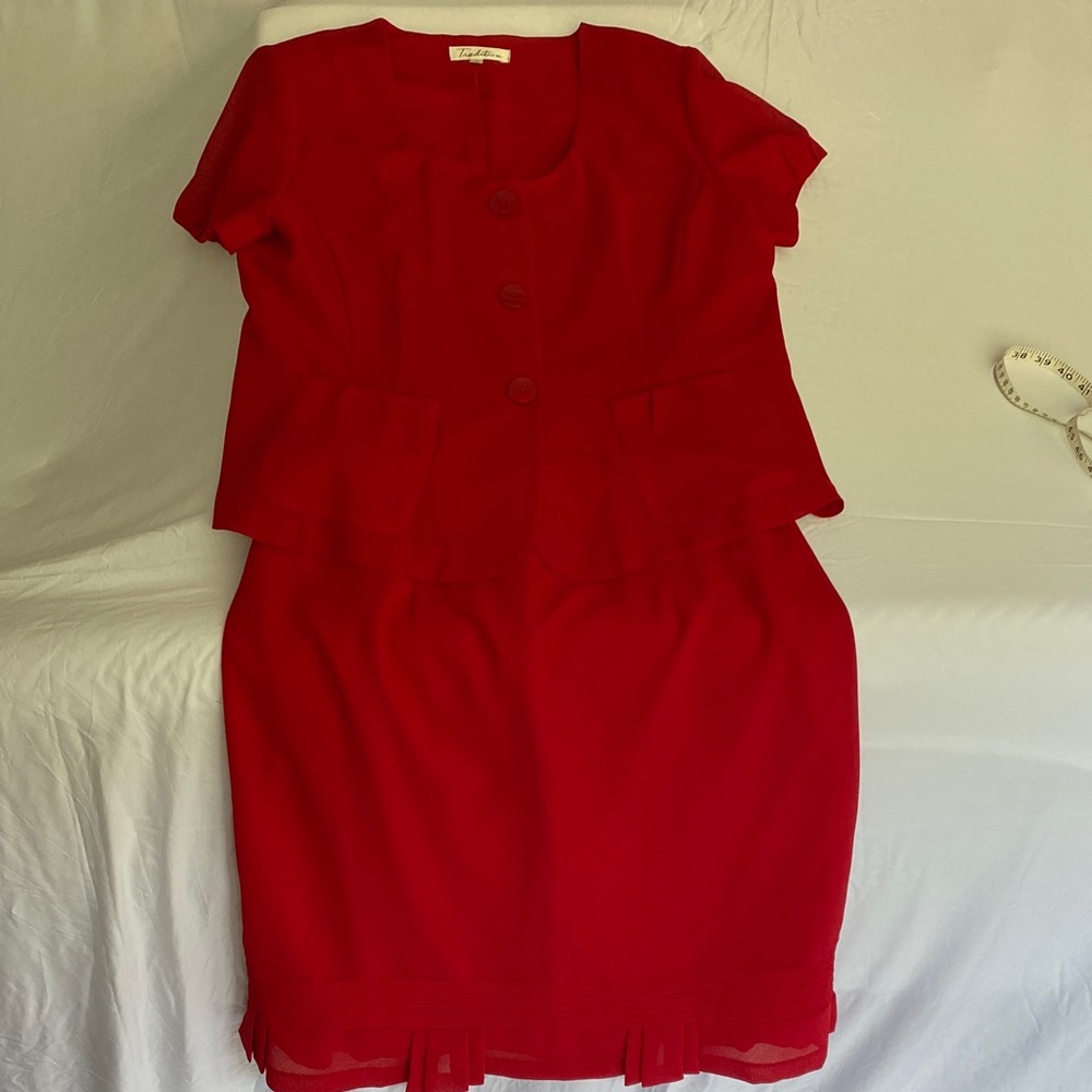 Traditions Red Two-Piece Skirt Suit,Vintage 80’s, size 14,